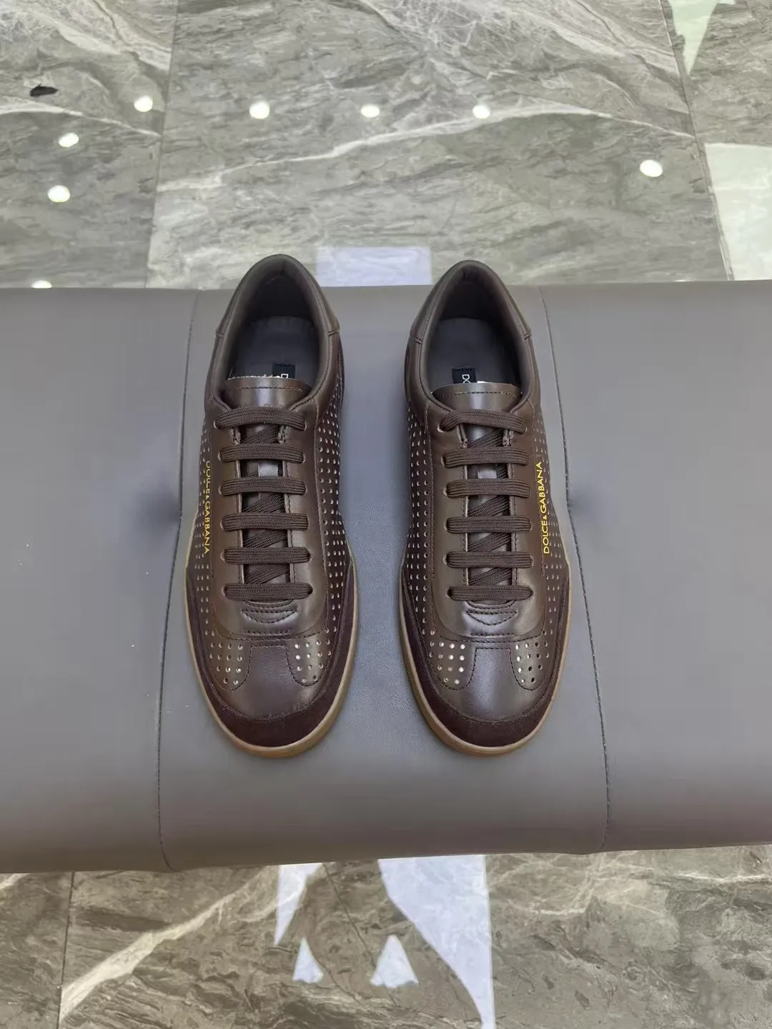 Men's Men's Shoes 💰400 [New Style] 🐝🐝DG—Dolce&G men's calfskin sneakers Portofino Yacht shoes, simple and versatile design, unique saddle leather soles. The Dolce &G logo rear wing is the icing on the cake. Imported cowhide + rubber outsole Size: 39-44 (customized at 38.45)